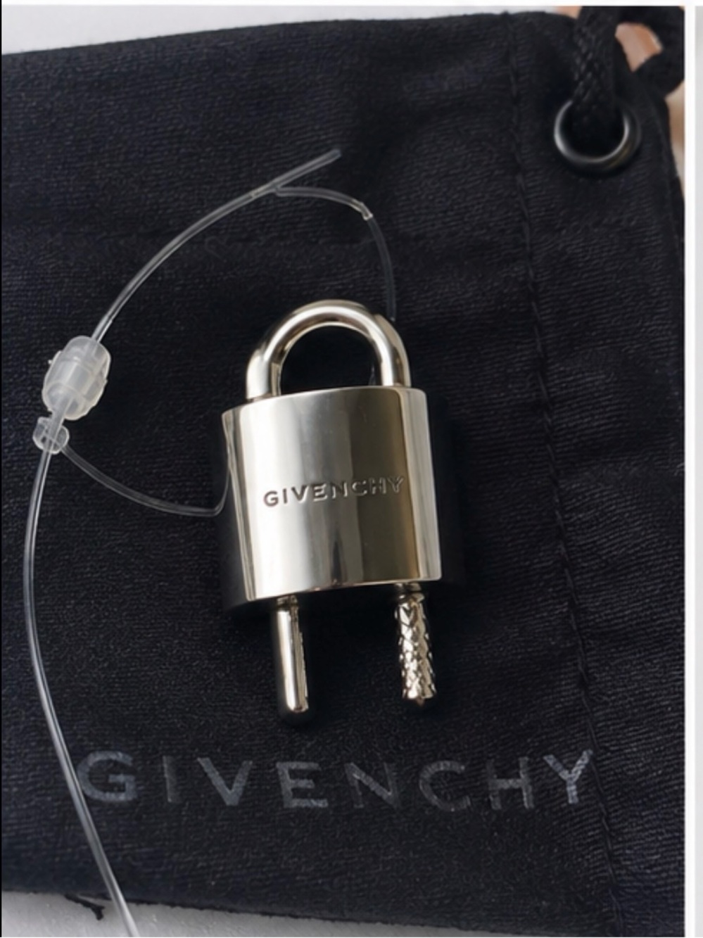 Givenchy silver u lock ring size 50/5.5 brand new unisex - Picture 7 of 9